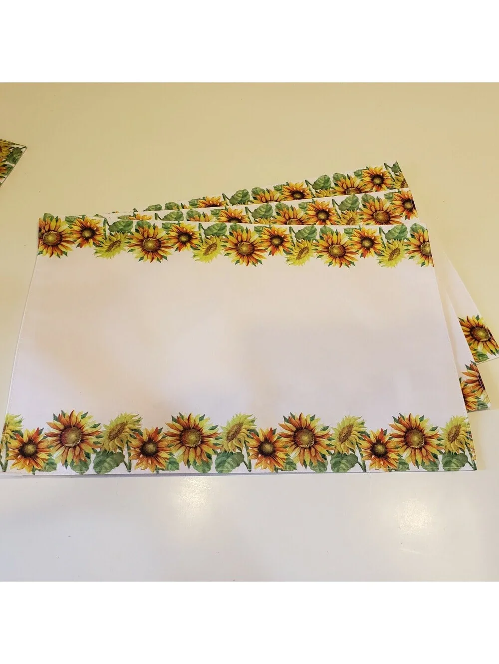 Sunflower Placemats Set of 4 Home Collections NWT 12x18 Border Rectangle Garden